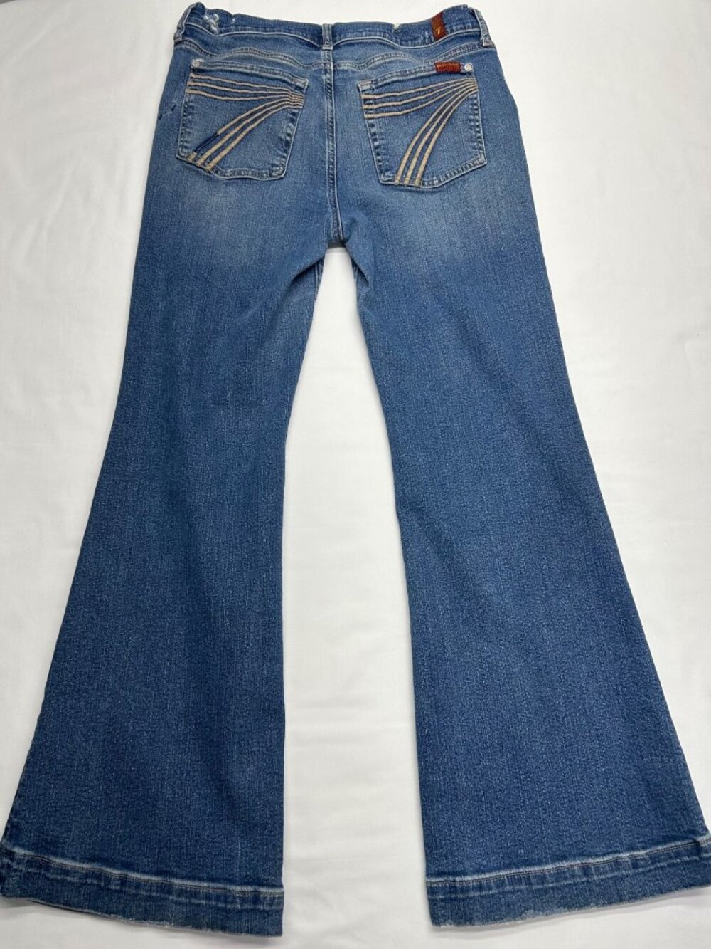 7 For All Mankind Dojo Tailorless Flare Jeans Medium Wash Denim Womens Size 31